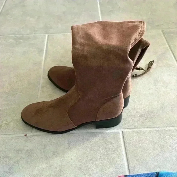 Low Heel Over the Knee Boots - Picture 4 of 6